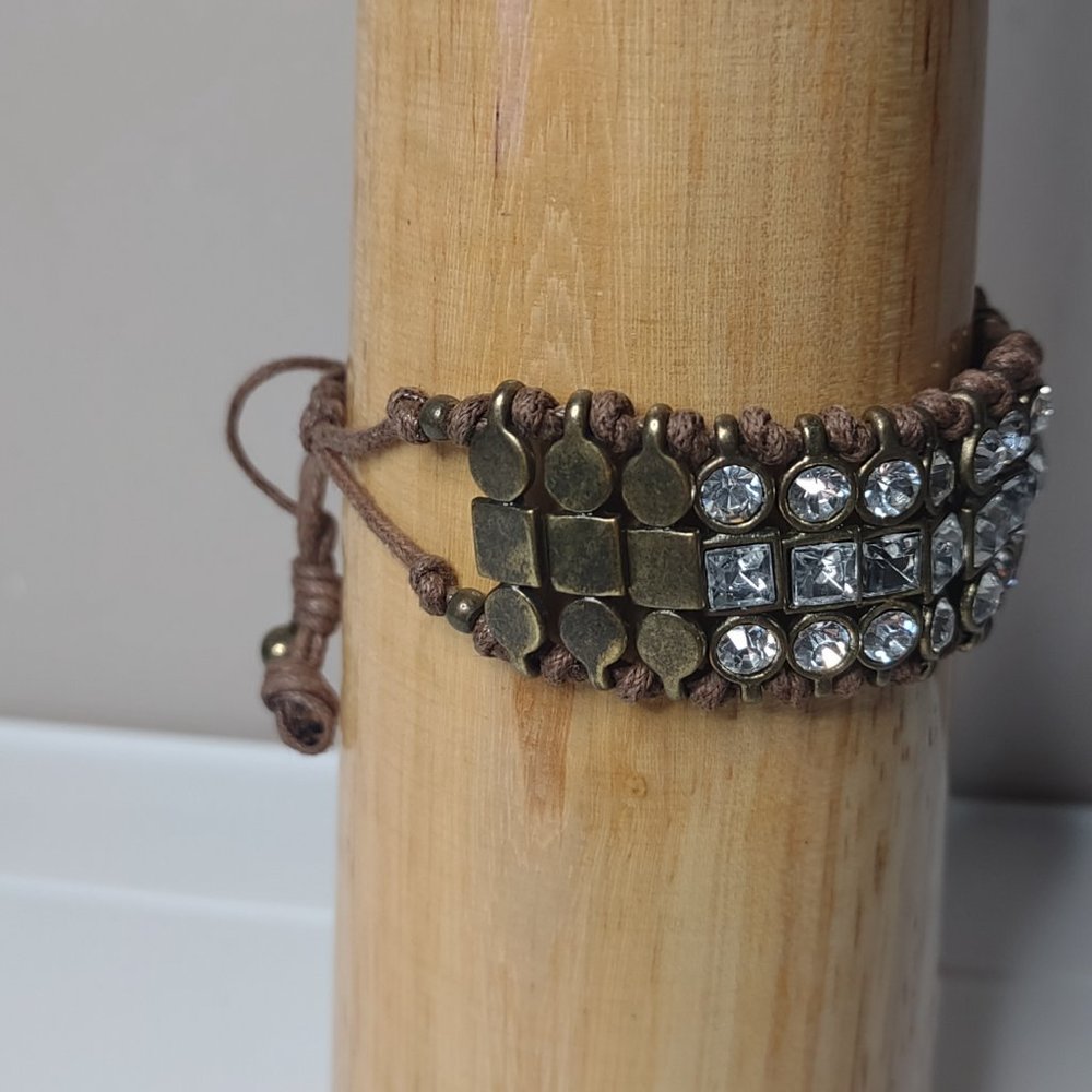 Cute Adjustable Rope Bracelet - Picture 2 of 8